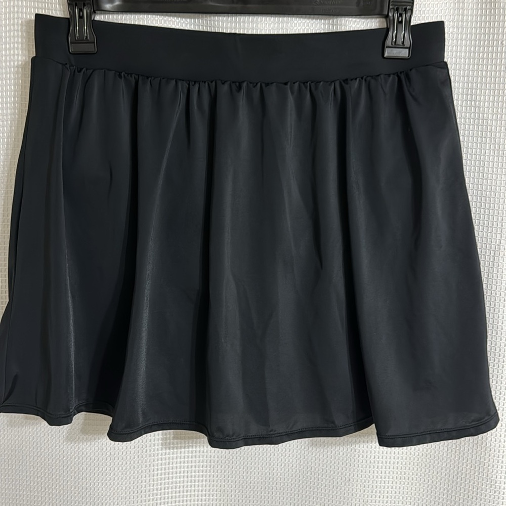 NWOT Trimshaper black swimsuit skirt style bottom. Size 18W - Picture 2 of 4